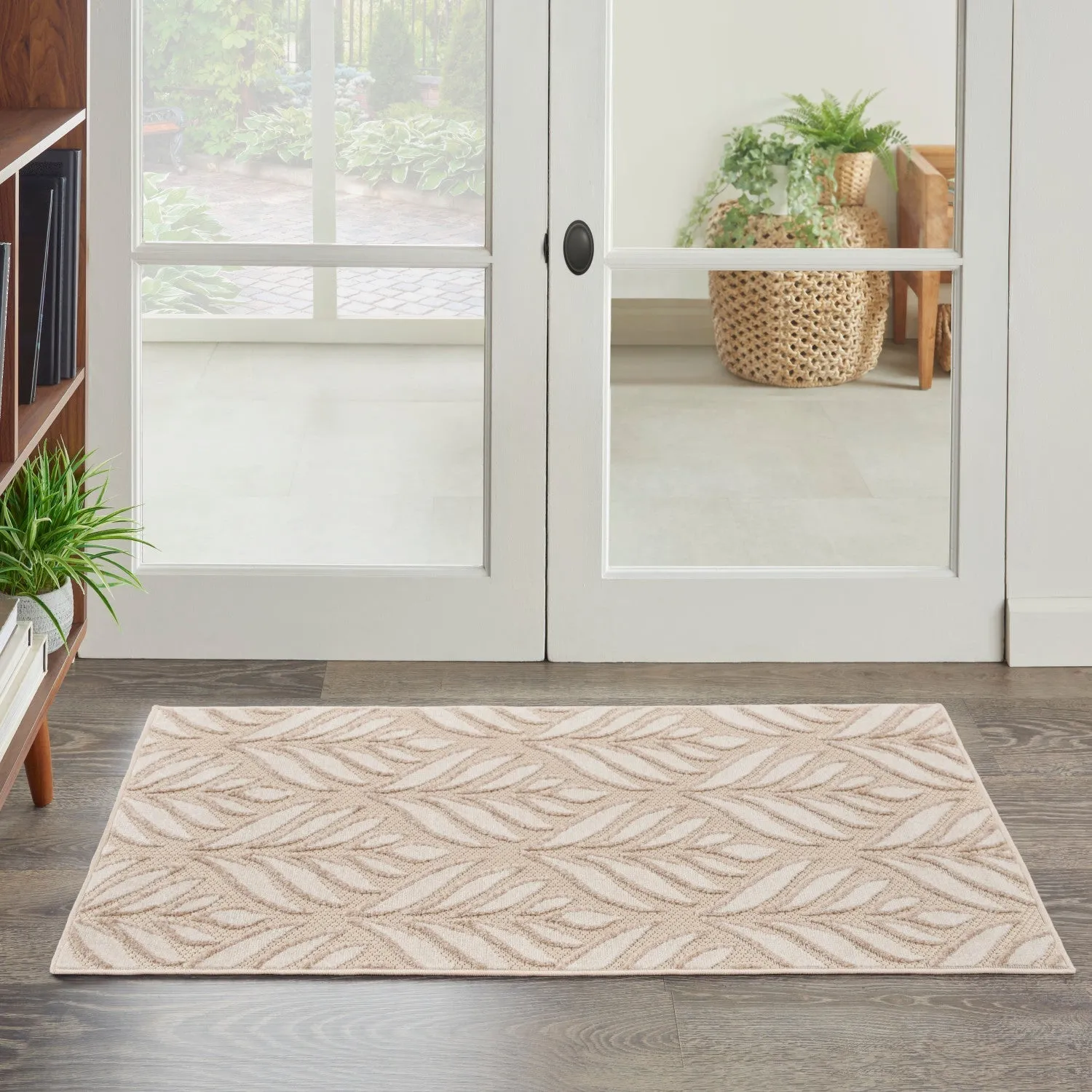 Aloha Ivory Grey Tropical Indoor/Outdoor Rug