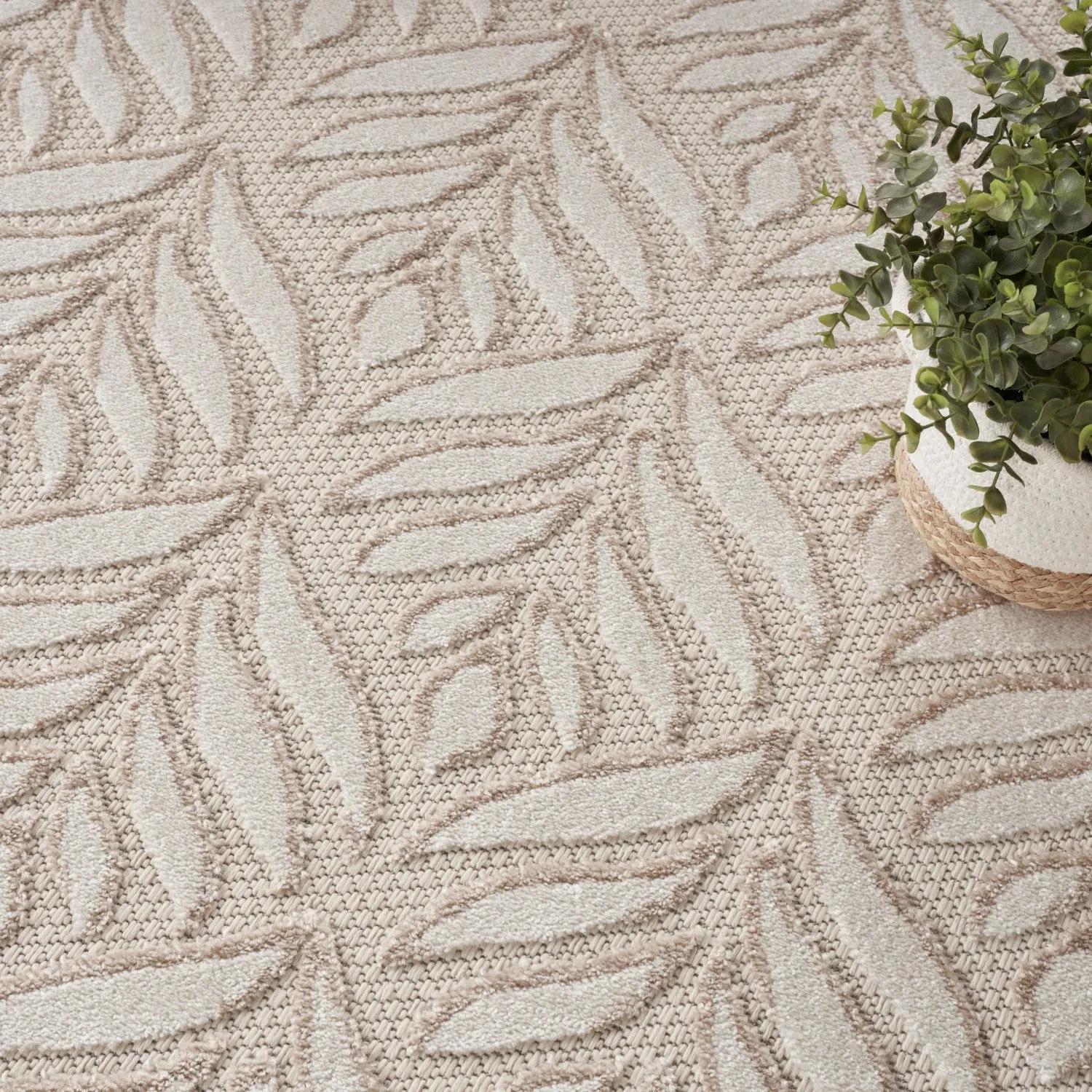 Aloha Ivory Grey Tropical Indoor/Outdoor Rug