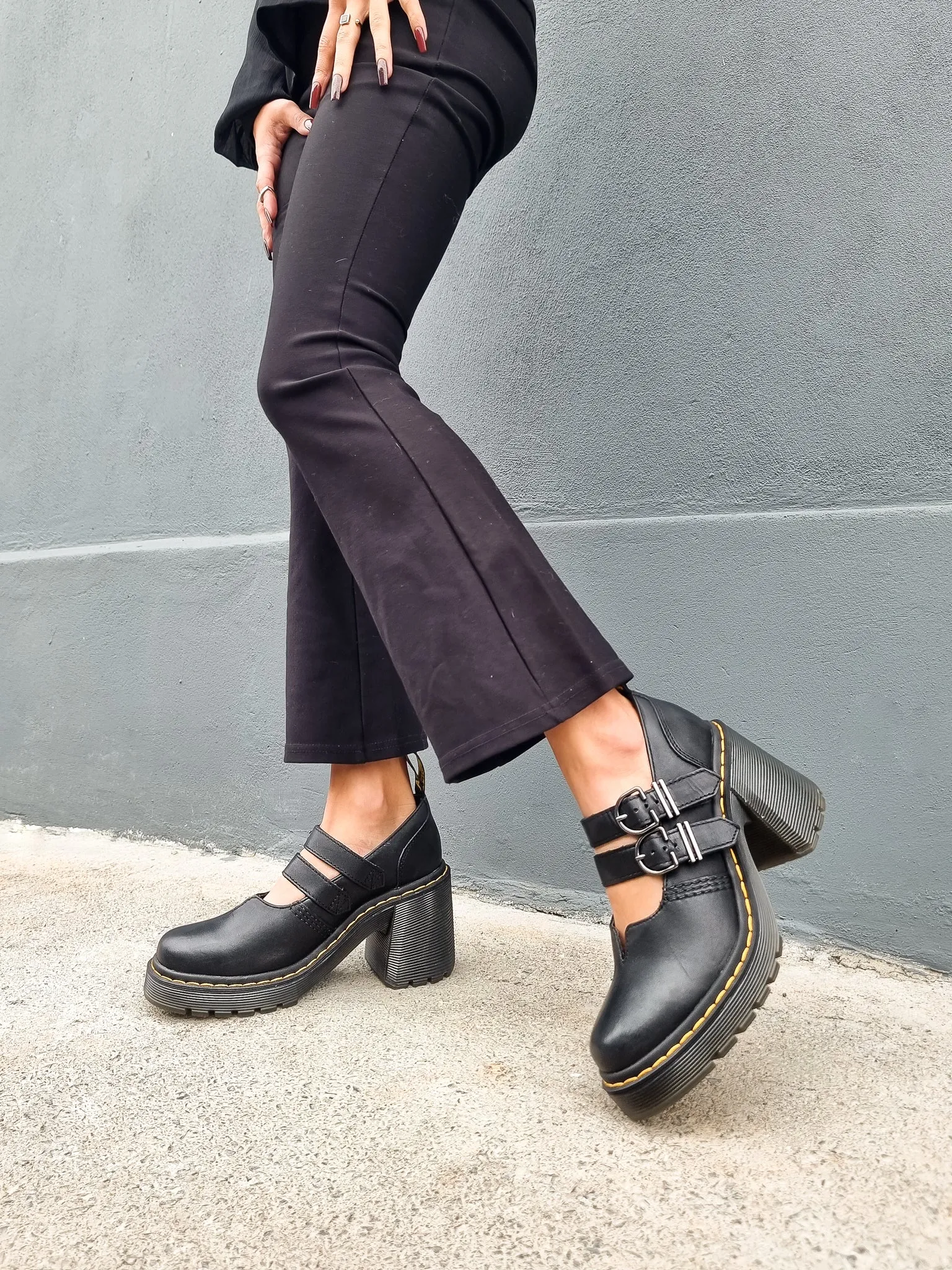 DR. MARTENS EVIEE BLACK