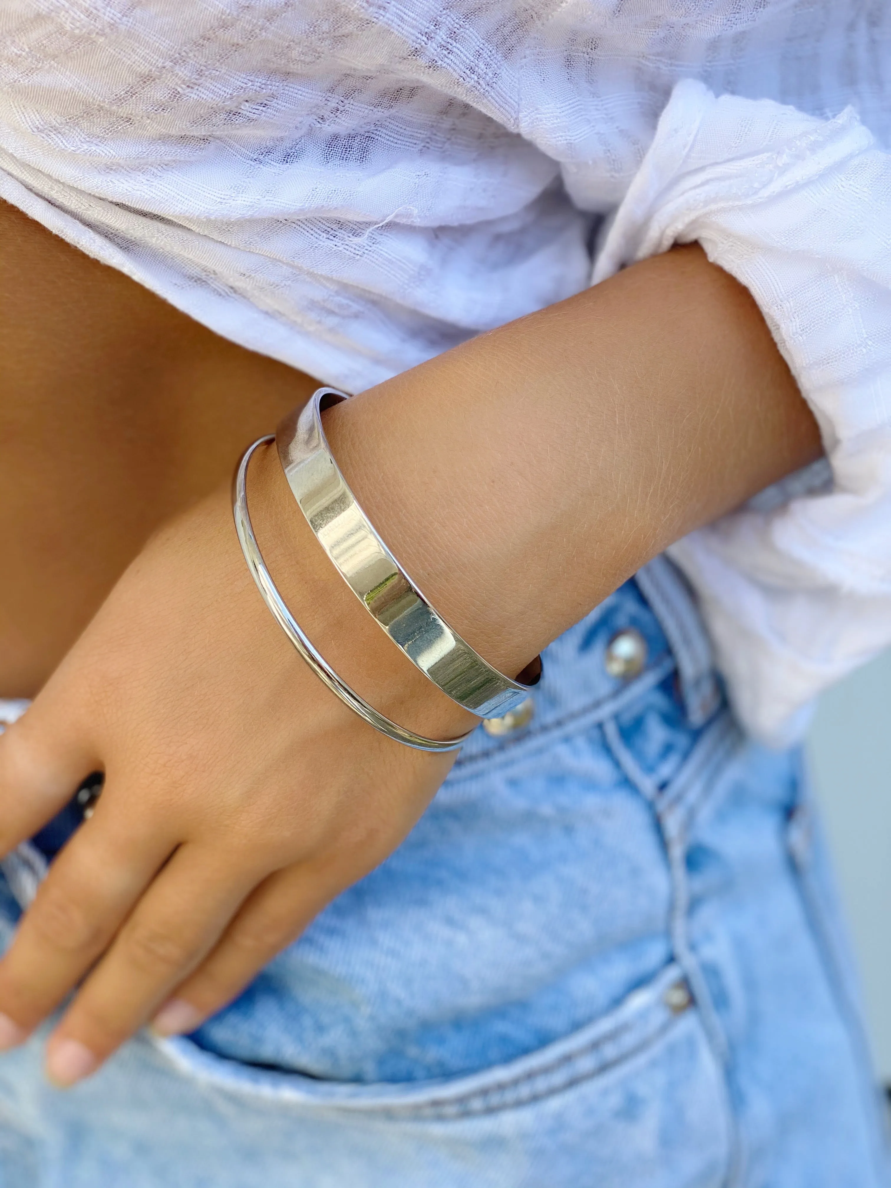 JAYDEN  Clam Bangle Bracelet