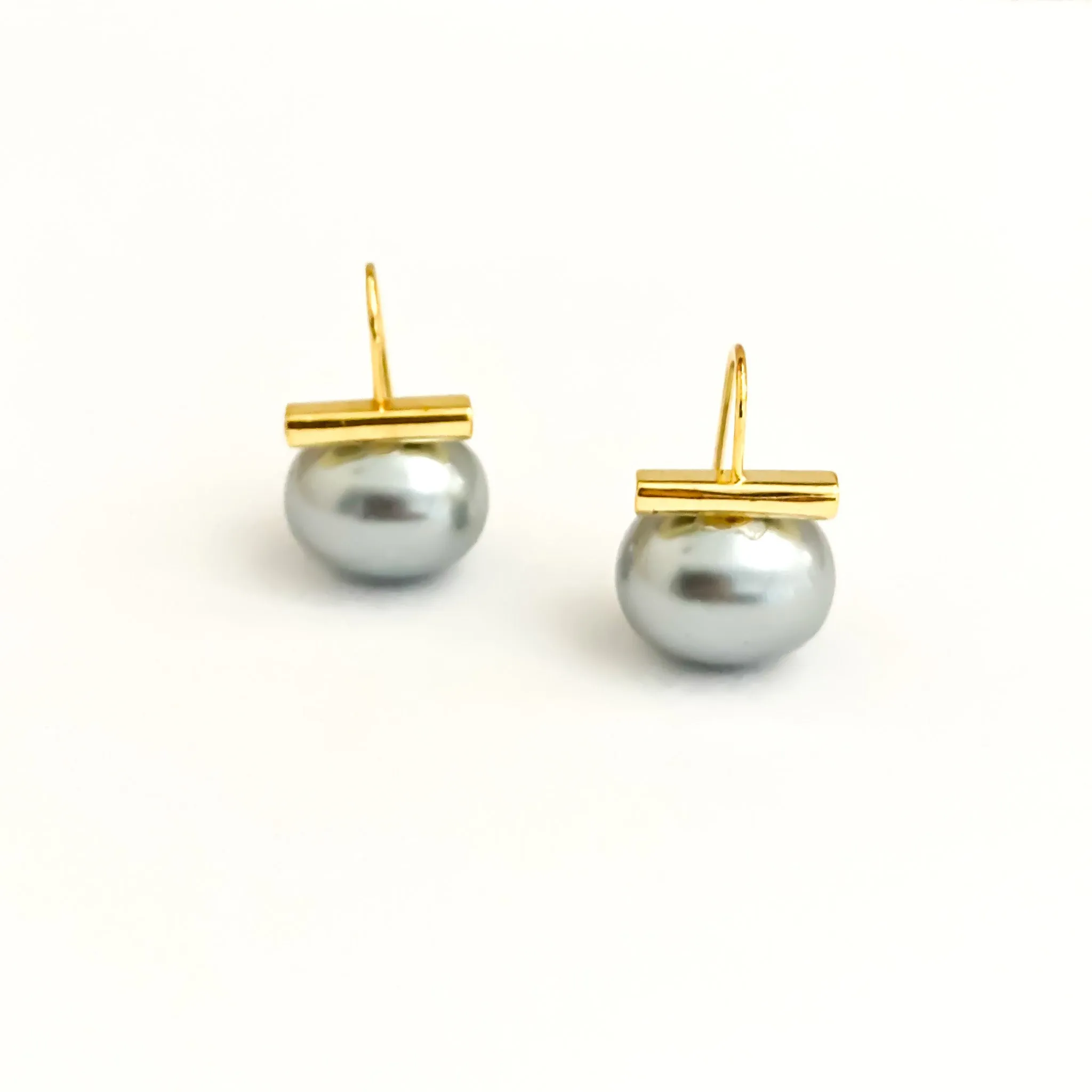 Ohelo Pearl Earrings