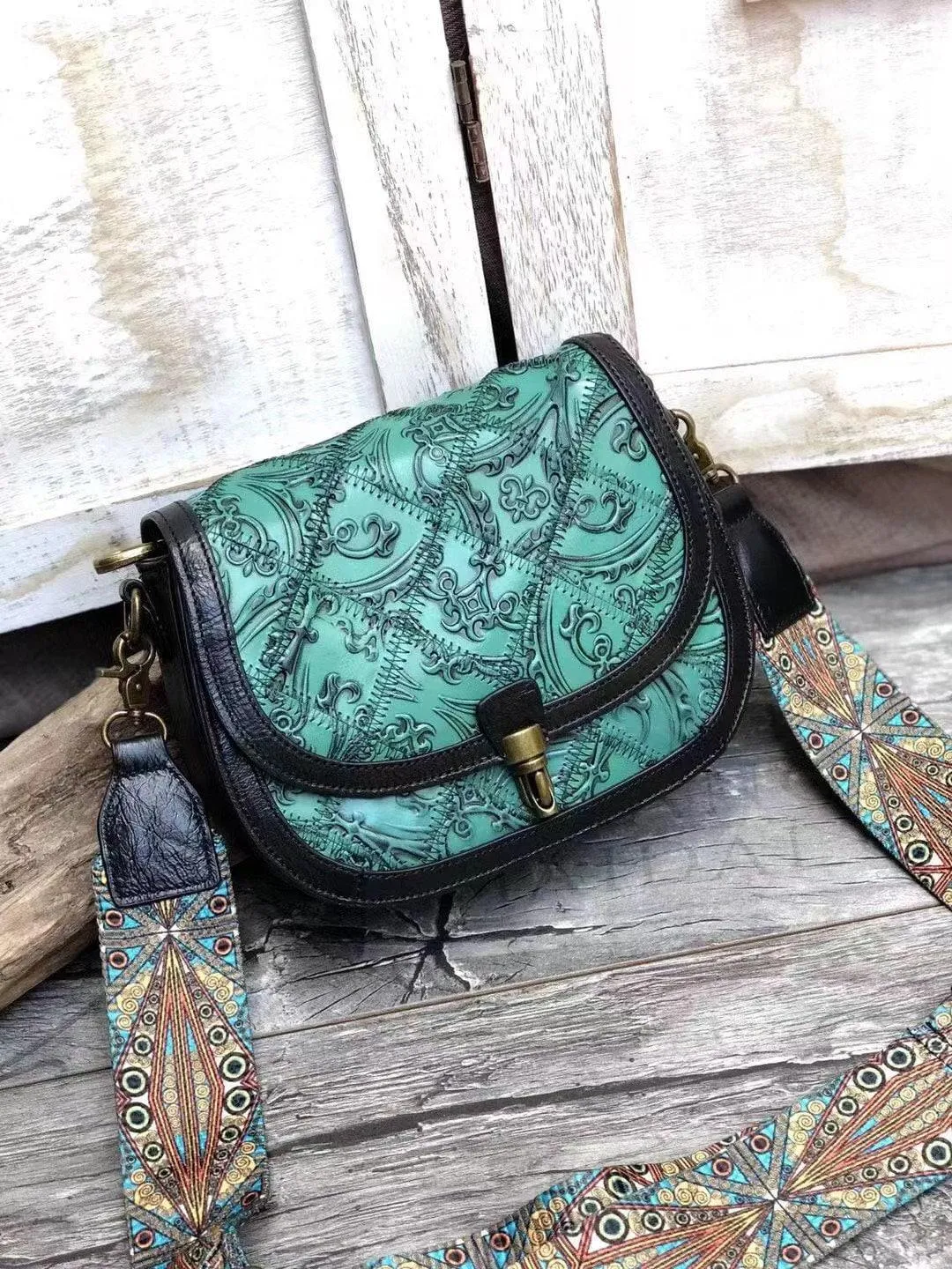 Spring/Summer Cowhide Embossed Fashion Saddle Bag with Wide Strap, Vintage Ethnic Style Leather Shoulder Bag, Crossbody Bag, Black, Green