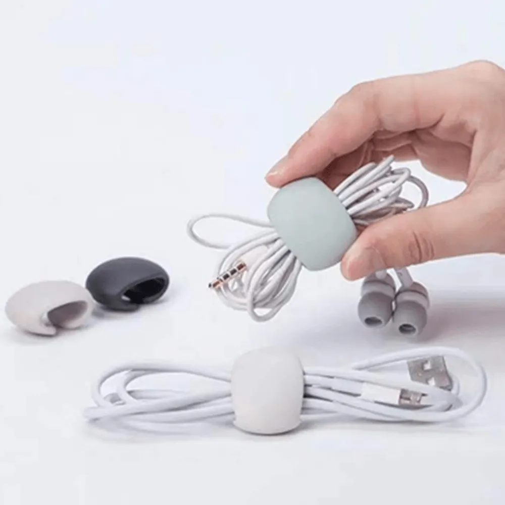 Streamline your cables with our multifunctional cable organizer set