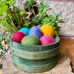 The Perfect Easter Decoration: Hand Felted Easter Eggs from Bethlehem